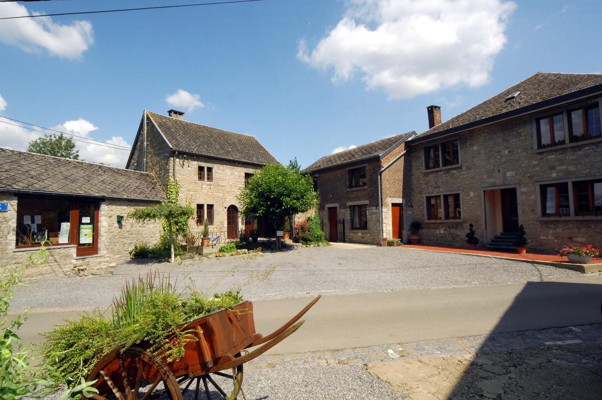 Hotel/Restaurant A La Ferme Ferrières Eksteriør billede